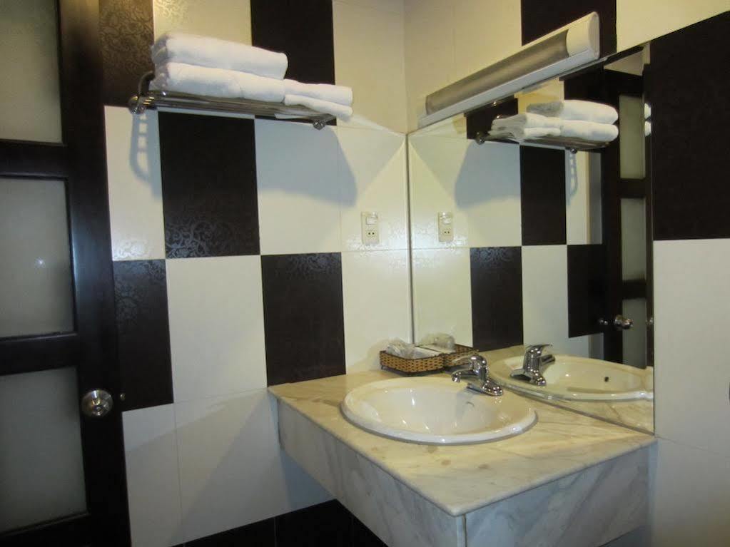 Nam Son Hotel Ho Chi Minh City Bagian luar foto